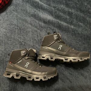 On Running Men's Black Athletic Shoes. Size 12